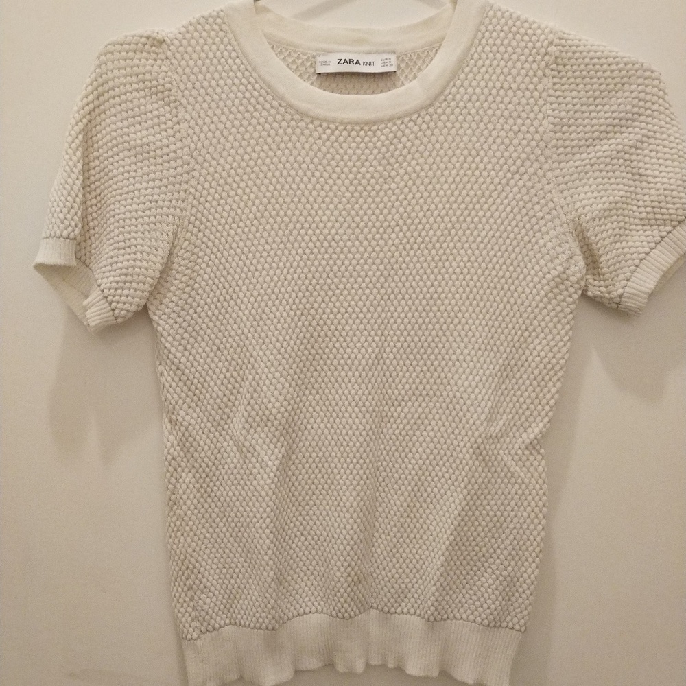 SOLD Zara Round Textured T Shirt Cream and White S